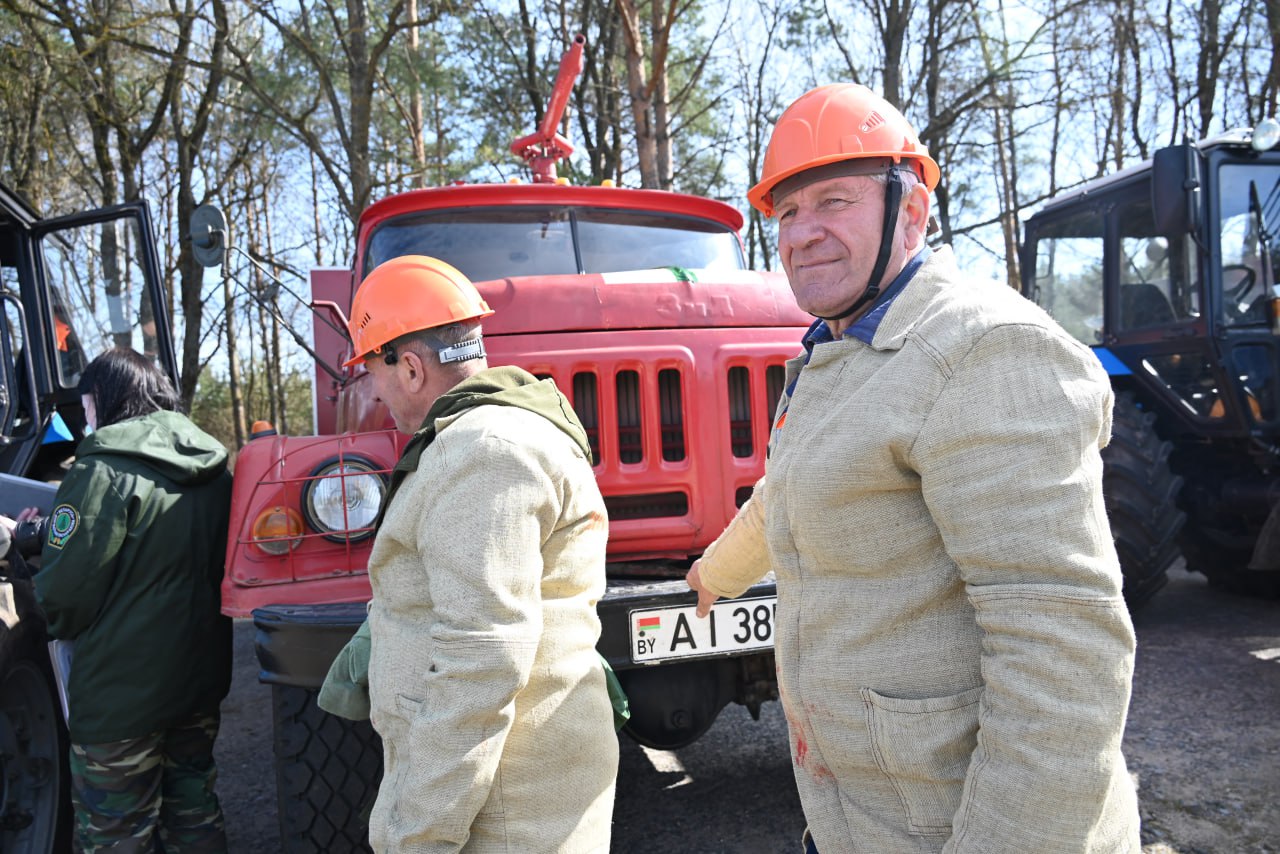 Смотр готовности сил и средств лесной охраны к пожароопасному периоду прошел сегодня в Глуске